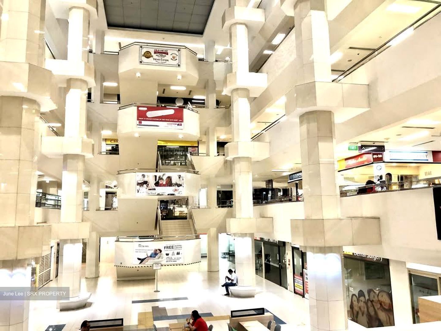 The Adelphi (D6), Retail #596879341